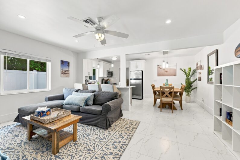 Entire bungalow in Fort Lauderdale, Florida. Sleeps 5 guests, 2 bedrooms - 3 beds- 2 baths